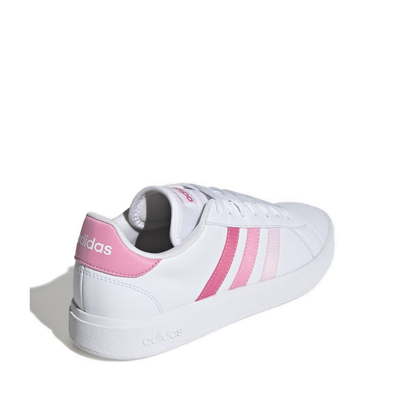 sneaker adidas putih