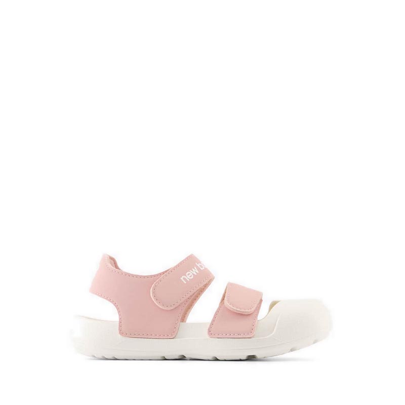 New balance sandals store pink